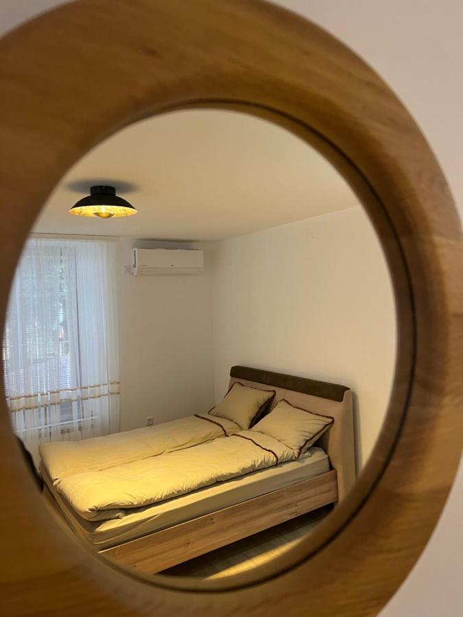 Apartman En ซาราเยโว ภายนอก รูปภาพ