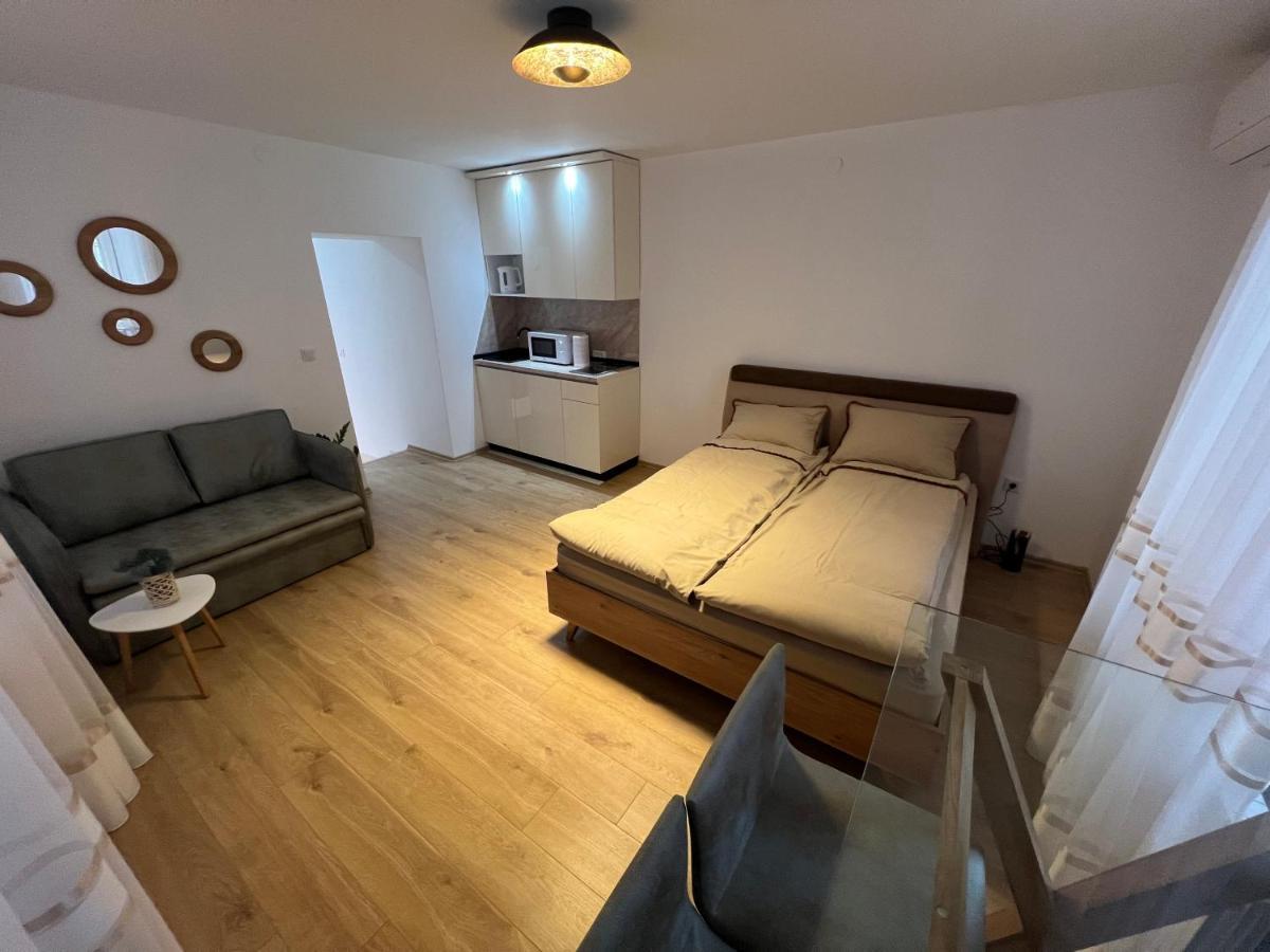 Apartman En ซาราเยโว ภายนอก รูปภาพ