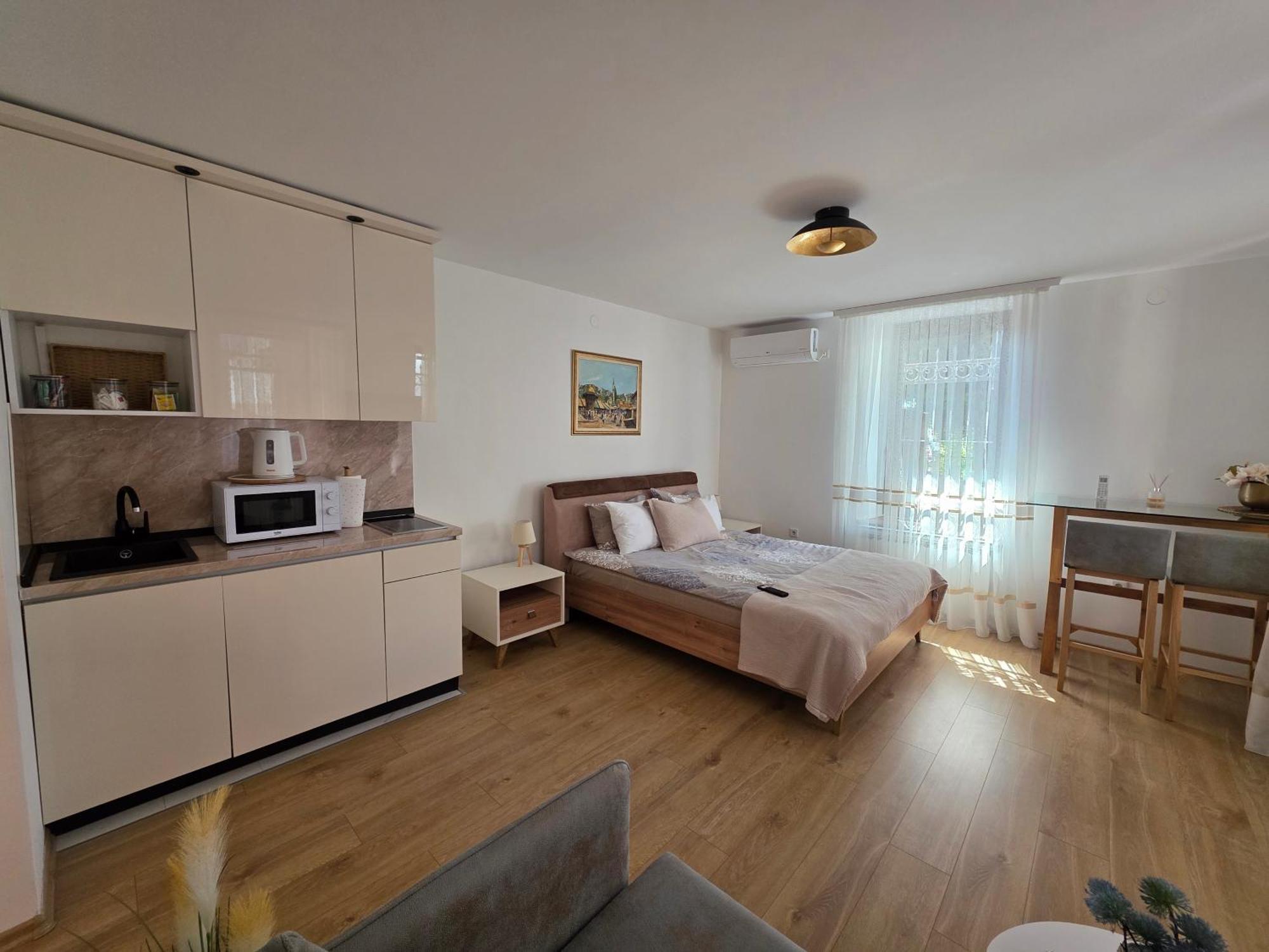 Apartman En ซาราเยโว ภายนอก รูปภาพ